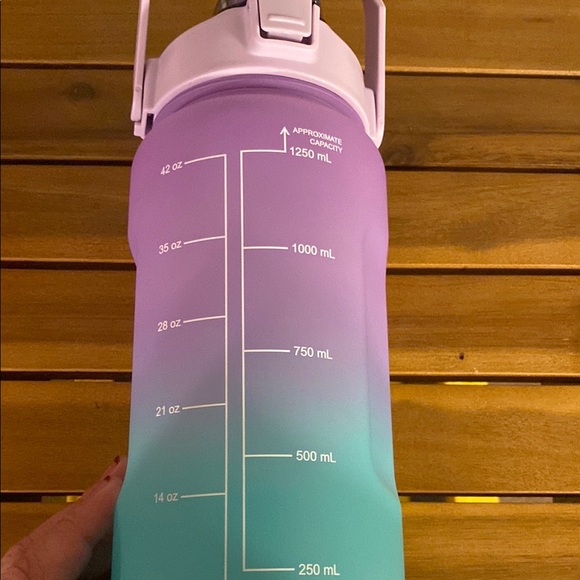 Gradient Water Bottle NEW - Picture 2 of 6